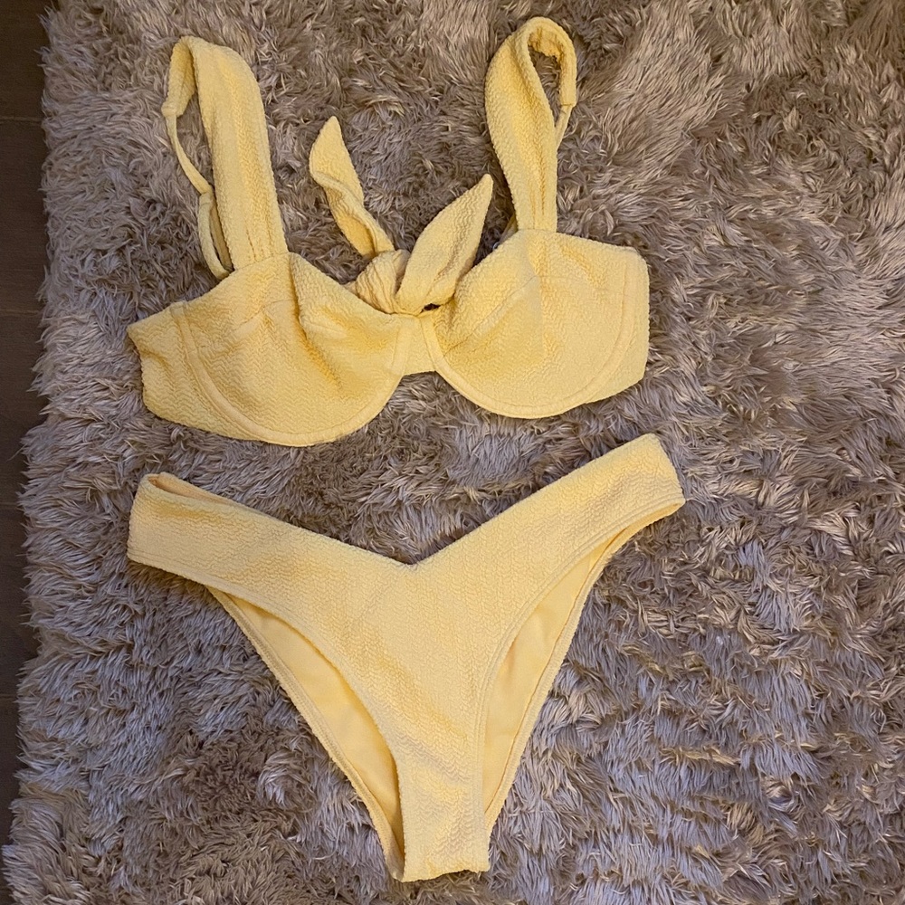 Abercrombie and Fitch Yellow High Leg Textured Bikini Underwire